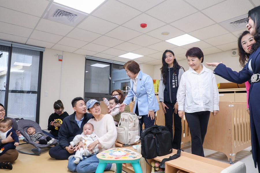 盧市長參觀公設民營太平長億托嬰中心