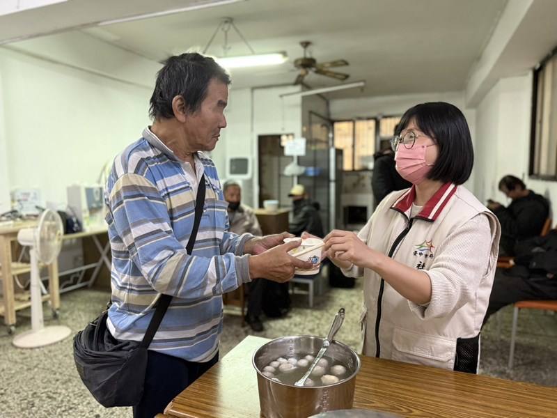 定點提供街友熱食