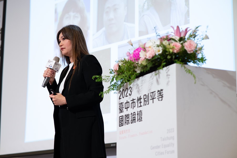 專題演講科技時代 女性賦權與領導力-新加坡Eunice Olsen Media Pte Ltd 執行長Eunice Olsen演講